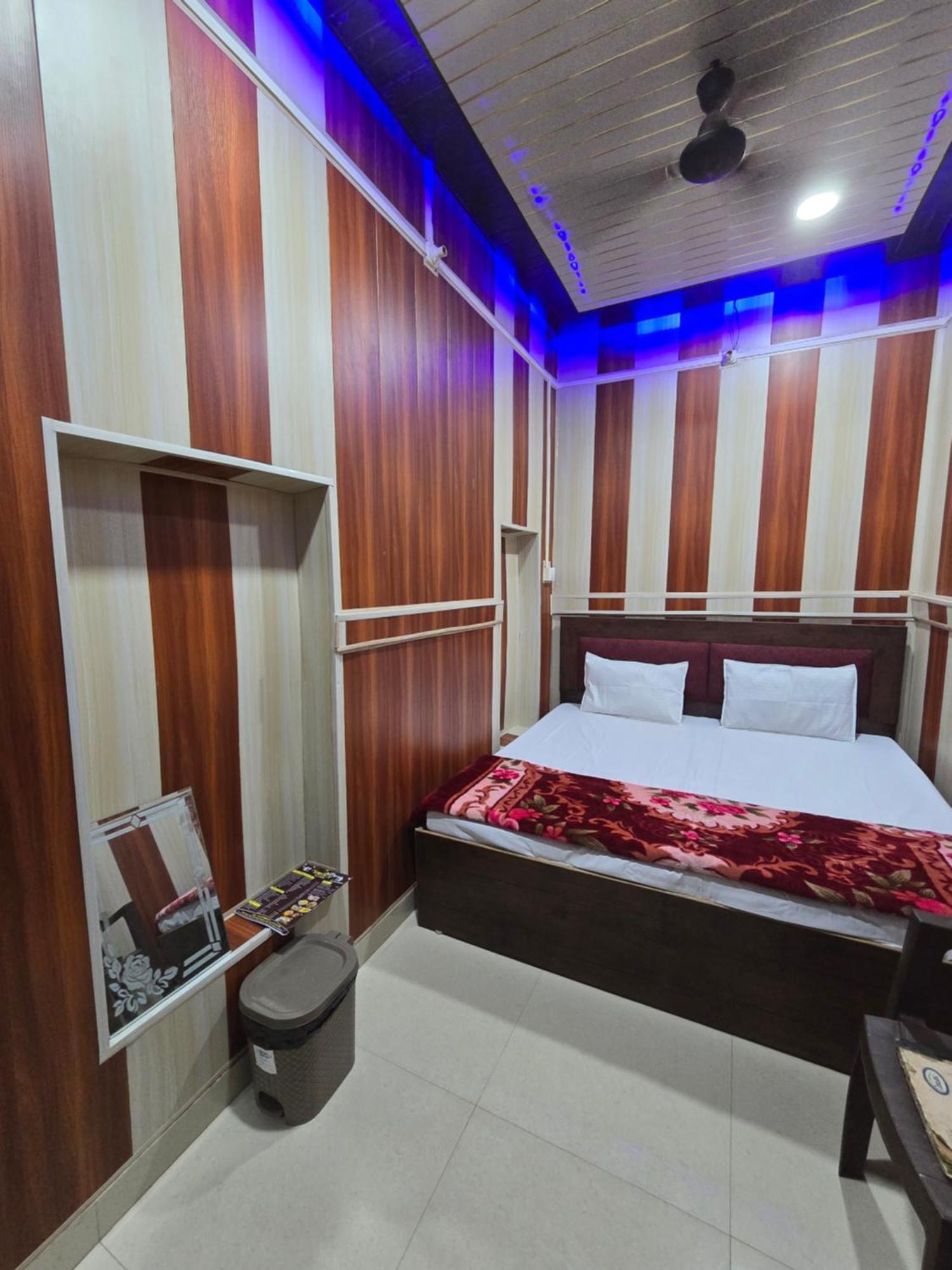 Ramlala Paying Guest House Stay Just 100M From Saryu Ghat, Ayodhya Exteriér fotografie