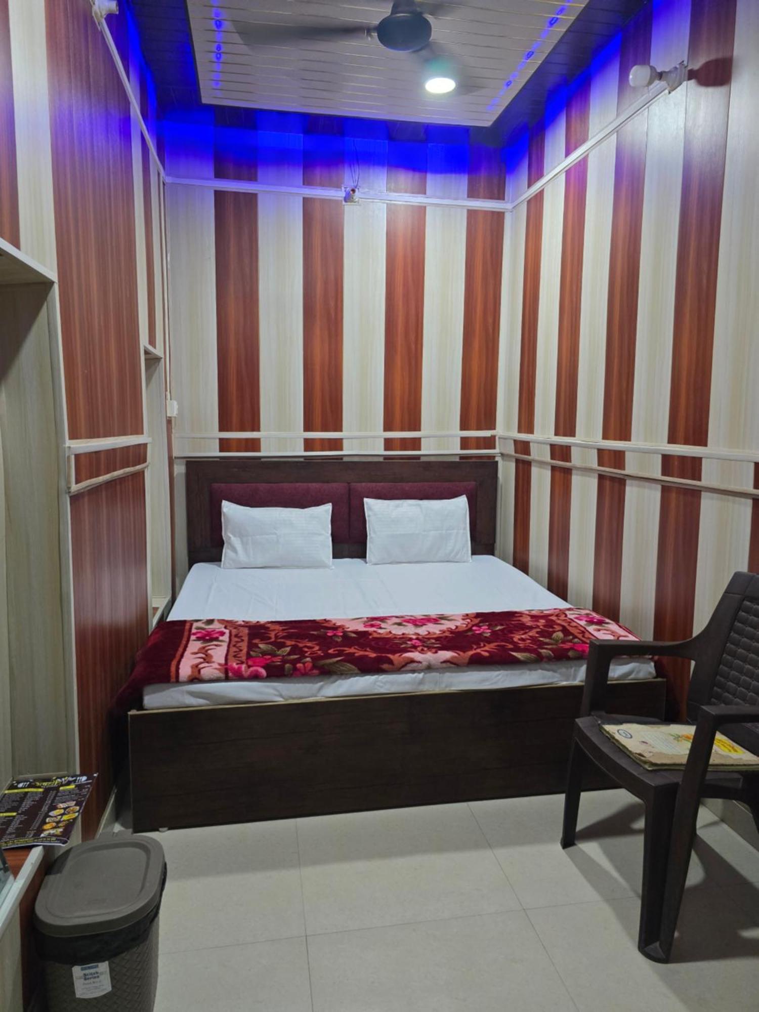 Ramlala Paying Guest House Stay Just 100M From Saryu Ghat, Ayodhya Exteriér fotografie