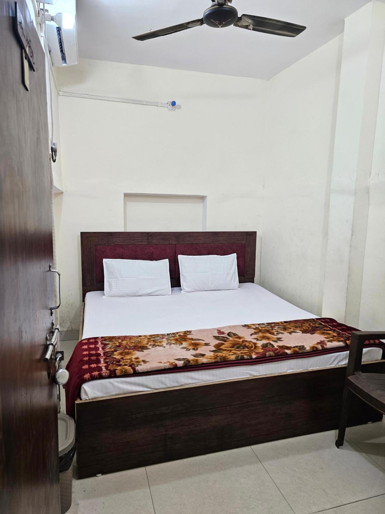 Ramlala Paying Guest House Stay Just 100M From Saryu Ghat, Ayodhya Exteriér fotografie